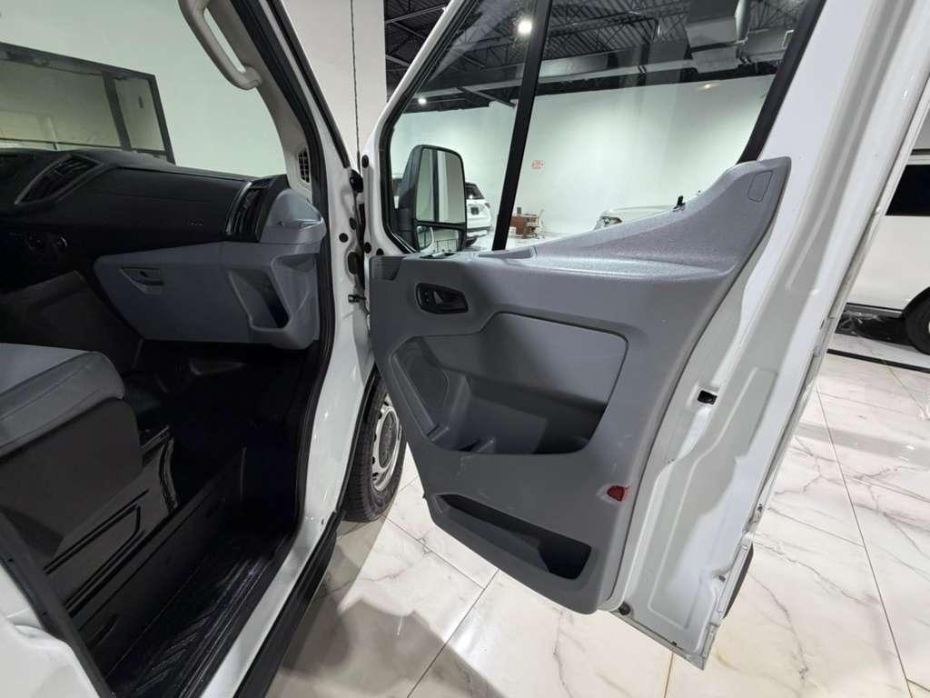 Ford Transit 350 Wagon Med. Roof XL w/Sliding Pass. 148-in. WB 2018