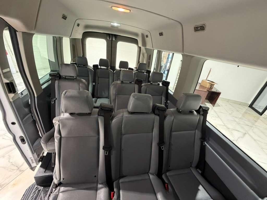 Ford Transit 350 Wagon Med. Roof XL w/Sliding Pass. 148-in. WB 2018