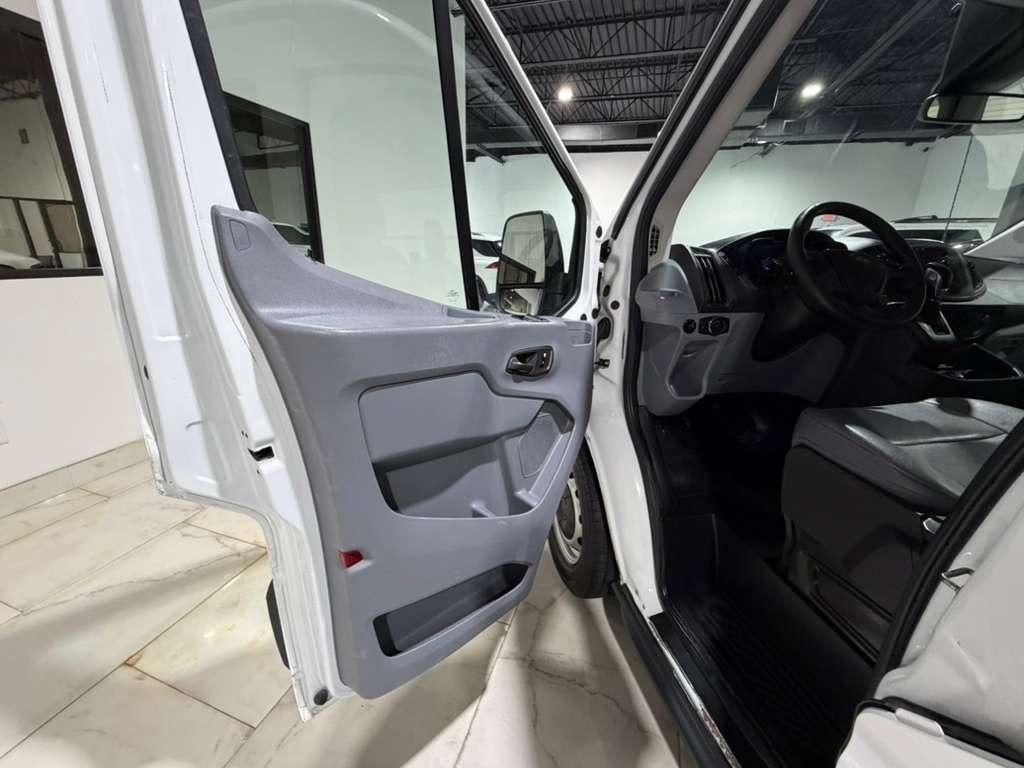 Ford Transit 350 Wagon Med. Roof XL w/Sliding Pass. 148-in. WB 2018