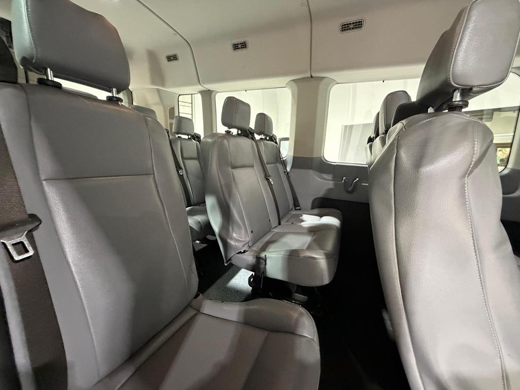 Ford Transit 350 Wagon Med. Roof XL w/Sliding Pass. 148-in. WB 2018