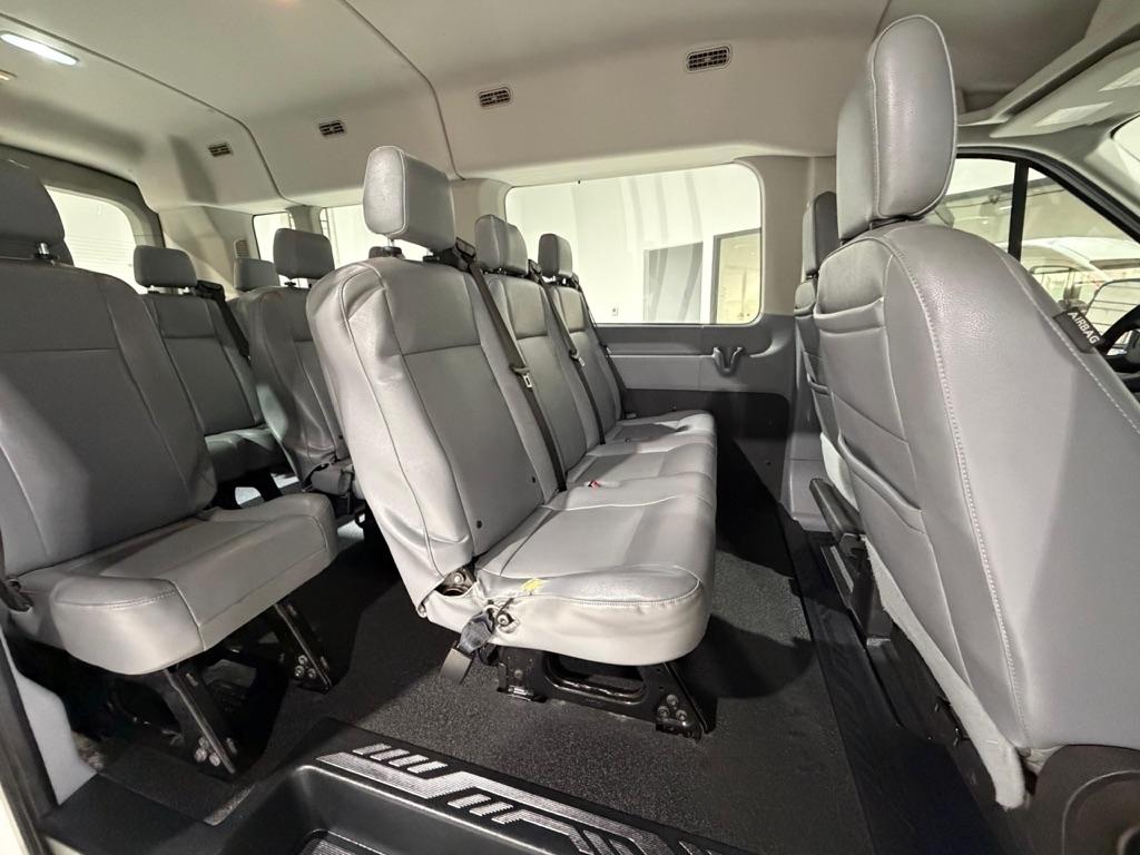 Ford Transit 350 Wagon Med. Roof XL w/Sliding Pass. 148-in. WB 2018