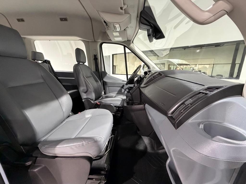 Ford Transit 350 Wagon Med. Roof XL w/Sliding Pass. 148-in. WB 2018
