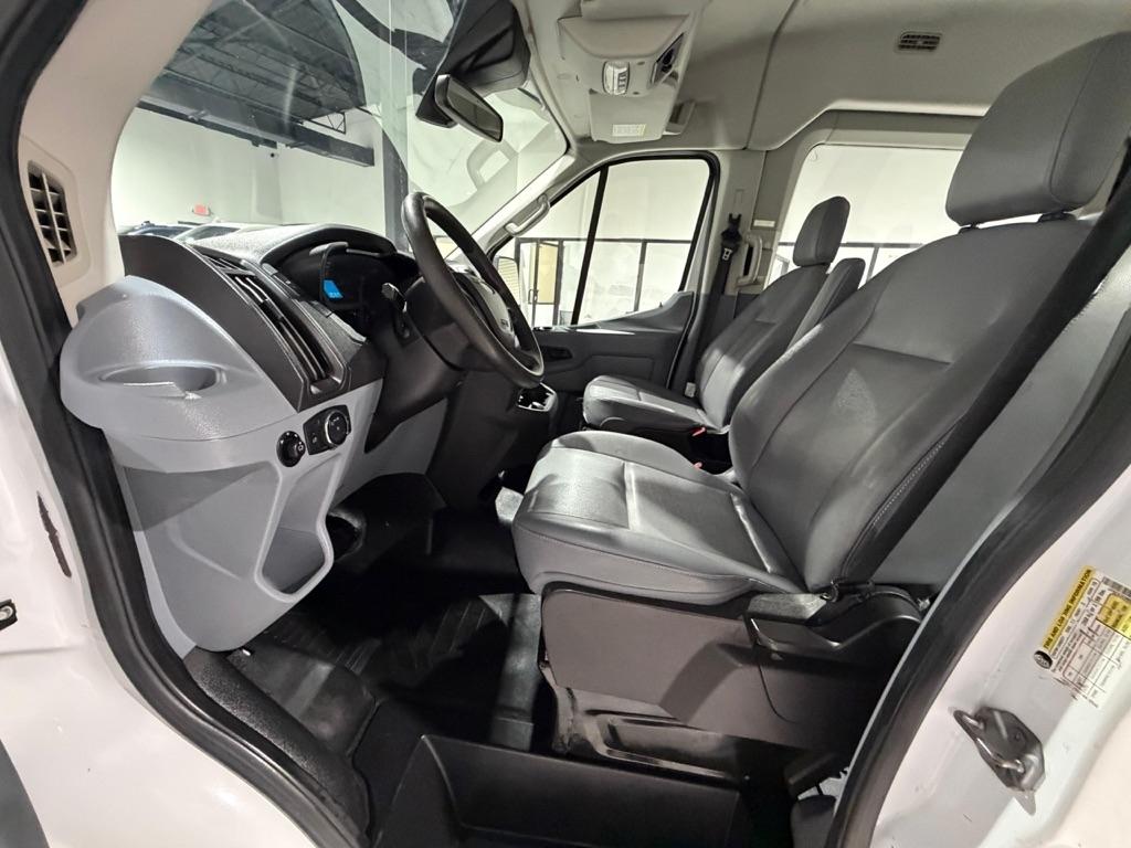 Ford Transit 350 Wagon Med. Roof XL w/Sliding Pass. 148-in. WB 2018