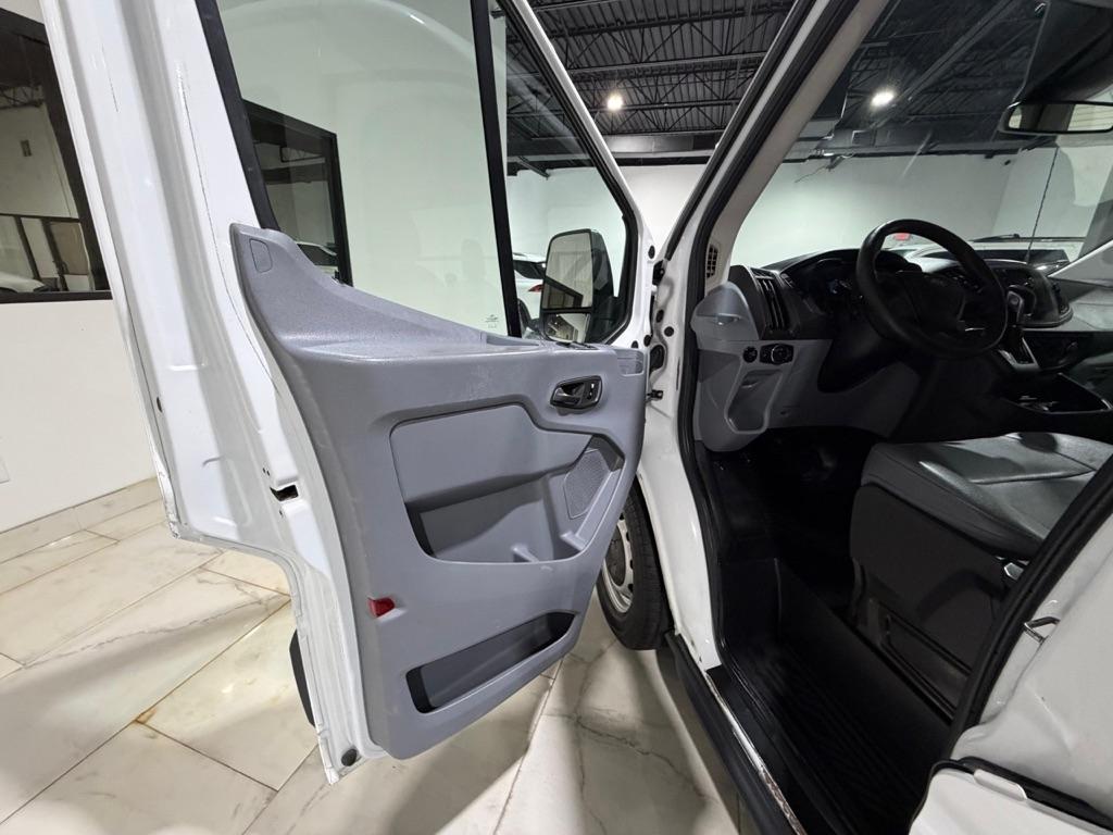 Ford Transit 350 Wagon Med. Roof XL w/Sliding Pass. 148-in. WB 2018