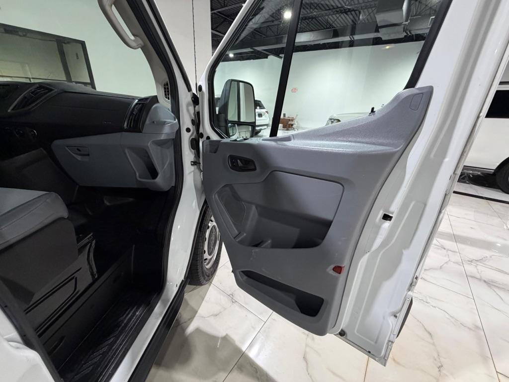 Ford Transit 350 Wagon Med. Roof XL w/Sliding Pass. 148-in. WB 2018