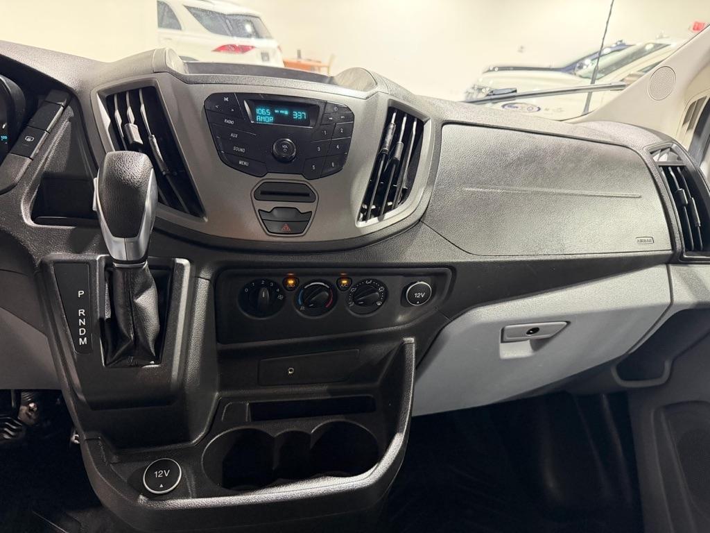 Ford Transit 350 Wagon Med. Roof XL w/Sliding Pass. 148-in. WB 2018