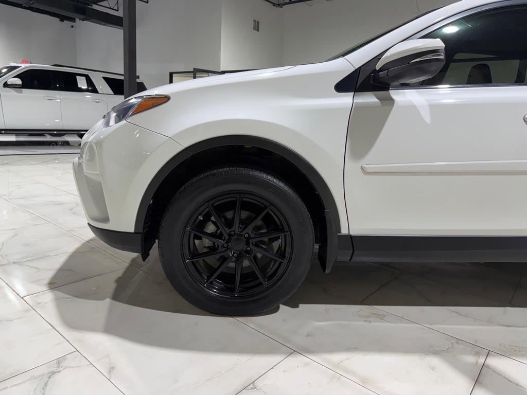 Toyota RAV4 XLE FWD 2017