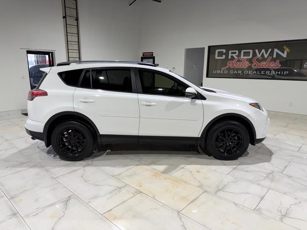 Toyota RAV4 XLE FWD 2017