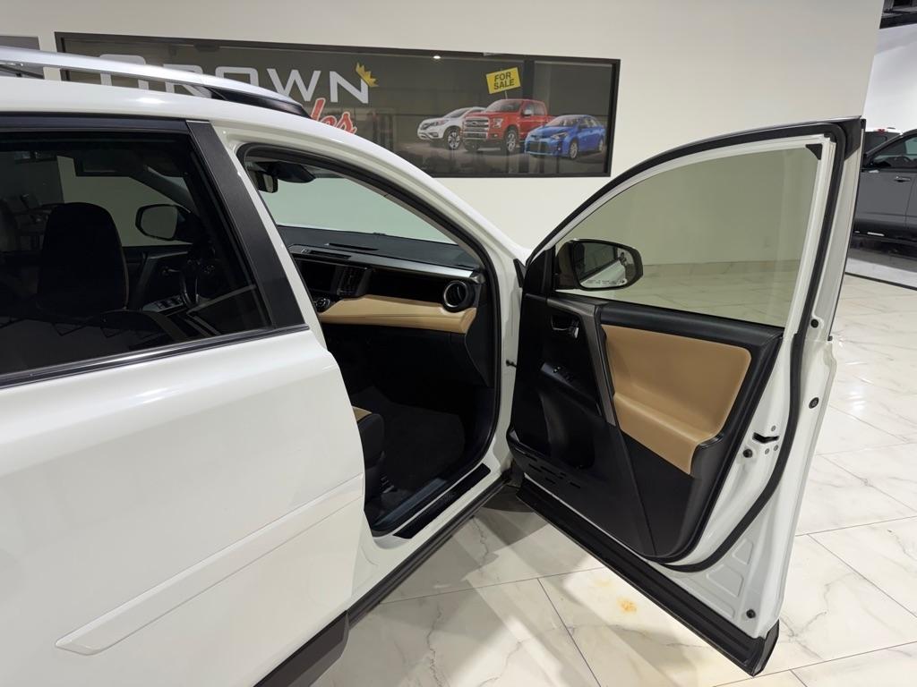 Toyota RAV4 XLE FWD 2017