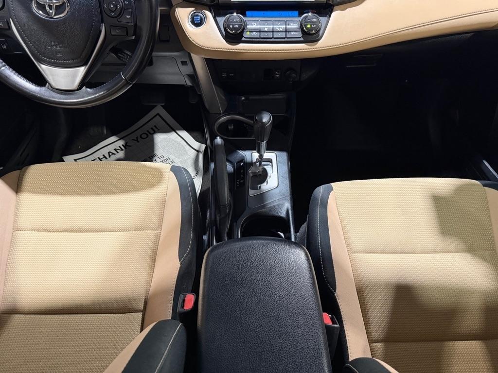 Toyota RAV4 XLE FWD 2017