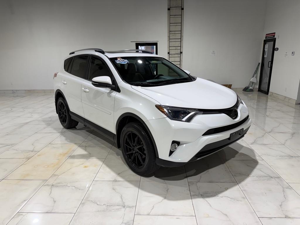 Toyota RAV4 XLE FWD 2017