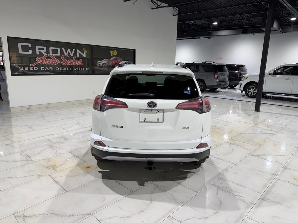 Toyota RAV4 XLE FWD 2017