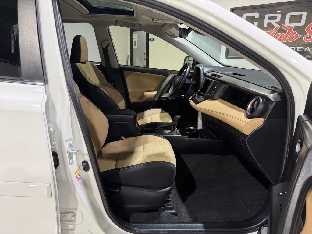 Toyota RAV4 XLE FWD 2017