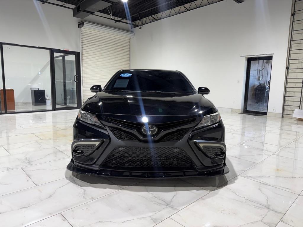 Toyota Camry SE 2020