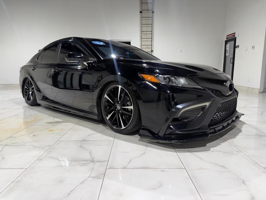 Toyota Camry SE 2020