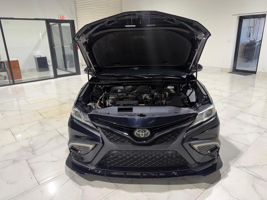 Toyota Camry SE 2020