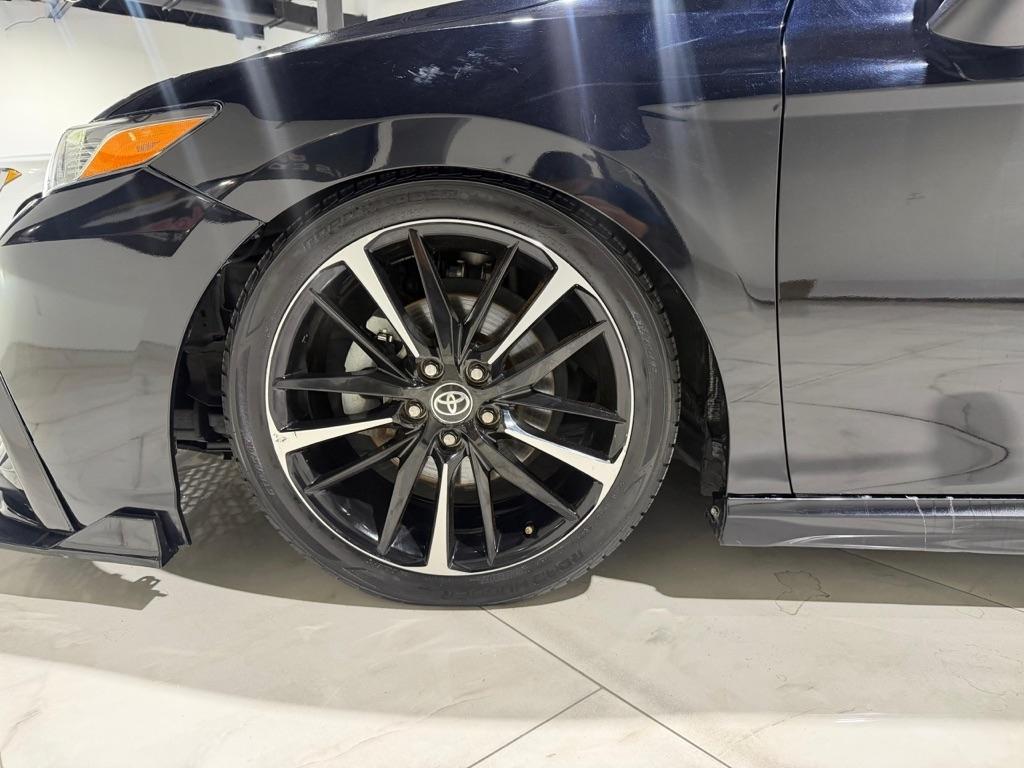 Toyota Camry SE 2020