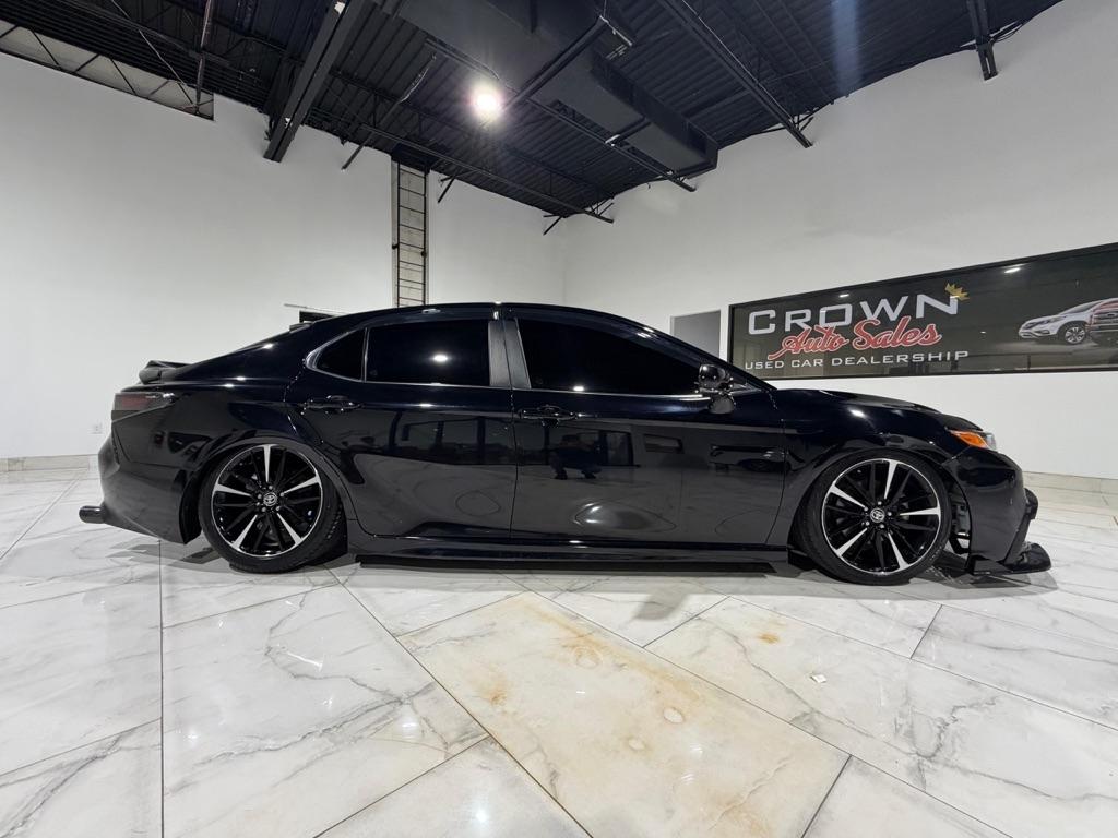 Toyota Camry SE 2020