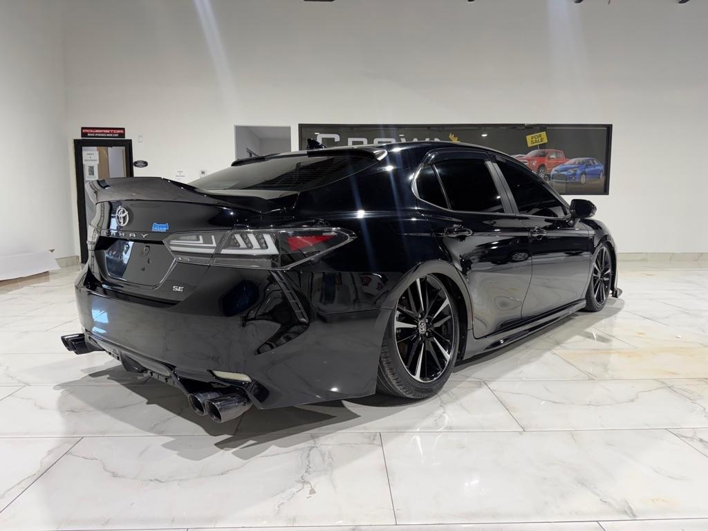 Toyota Camry SE 2020