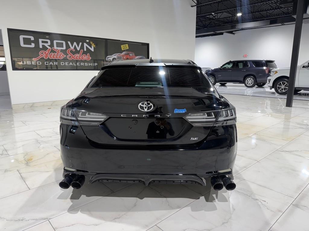 Toyota Camry SE 2020