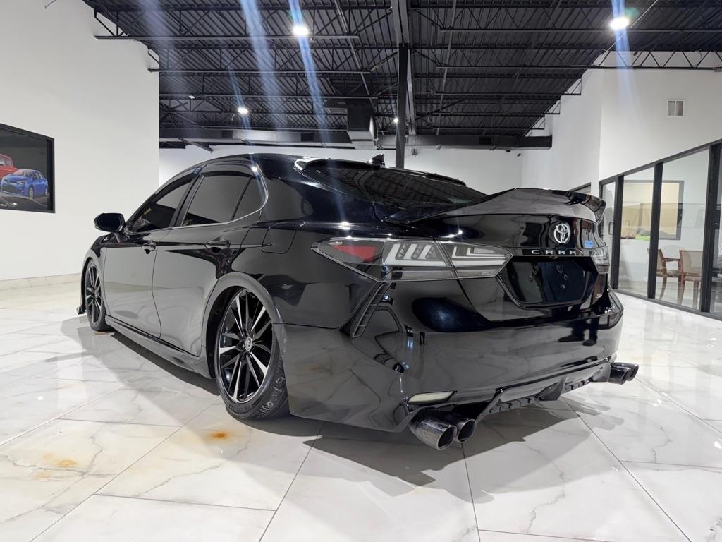 Toyota Camry SE 2020