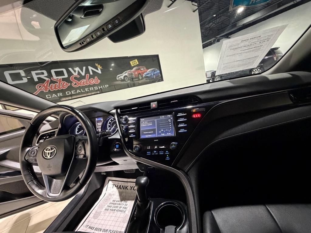 Toyota Camry SE 2020