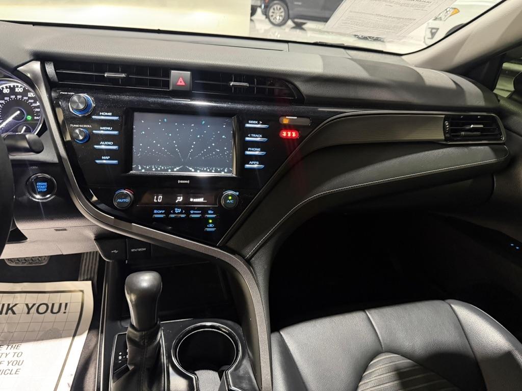 Toyota Camry SE 2020