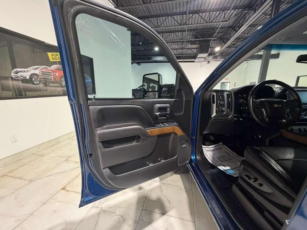 Chevrolet Silverado 1500 LTZ Crew Cab 4WD 2017