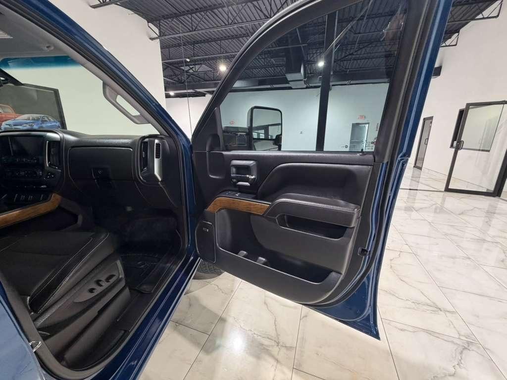 Chevrolet Silverado 1500 LTZ Crew Cab 4WD 2017