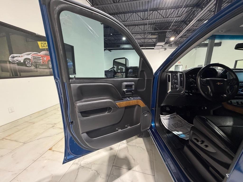 Chevrolet Silverado 1500 LTZ Crew Cab 4WD 2017