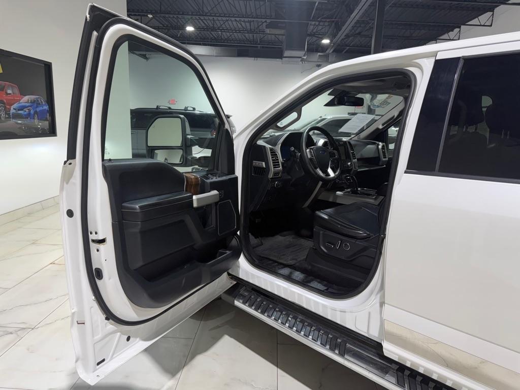 Ford F-150 Lariat SuperCrew 5.5-ft. Bed 4WD 2016