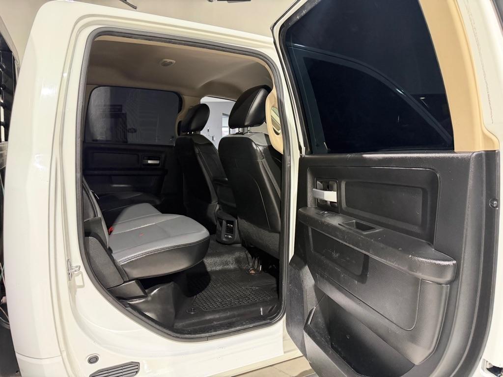RAM 3500 Crew Cab 2WD DRW 2019