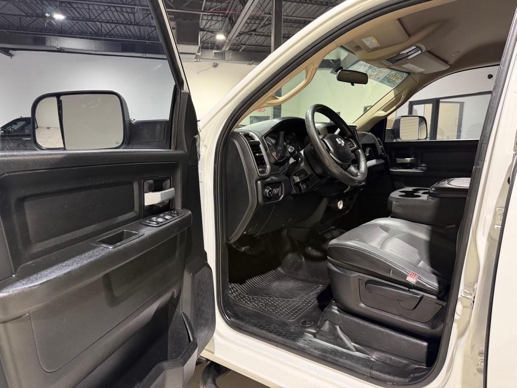 RAM 3500 Crew Cab 2WD DRW 2019