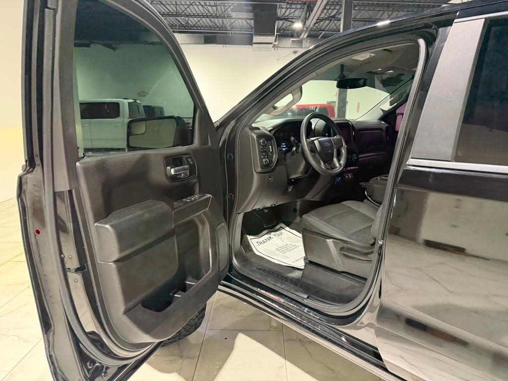 Chevrolet Silverado 1500 Custom Trail Boss Crew Cab Short Box 4WD 2019