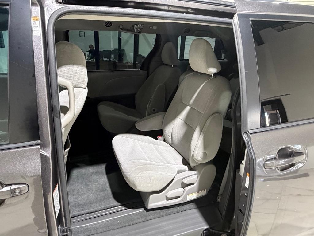 Toyota Sienna LE FWD 8-Passenger V6 2015