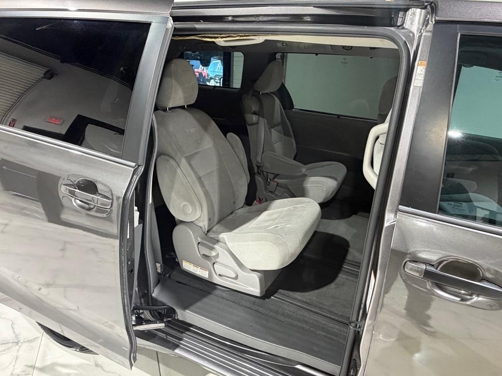 Toyota Sienna LE FWD 8-Passenger V6 2015