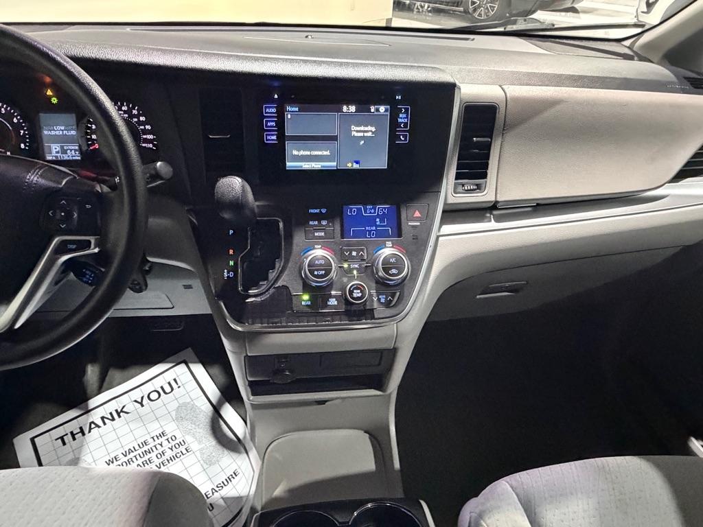 Toyota Sienna LE FWD 8-Passenger V6 2015