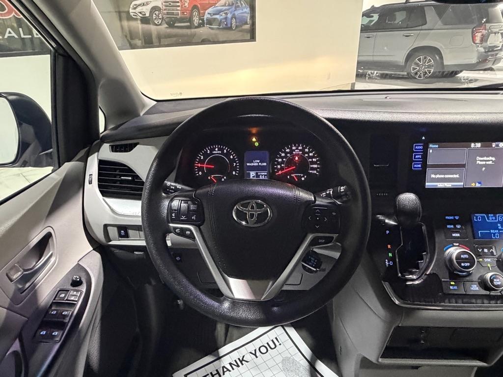 Toyota Sienna LE FWD 8-Passenger V6 2015