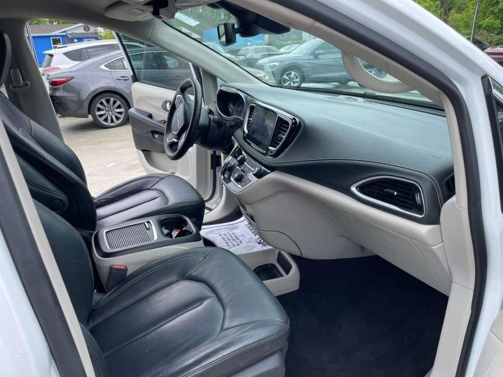 Chrysler Pacifica Hybrid Touring L 2022