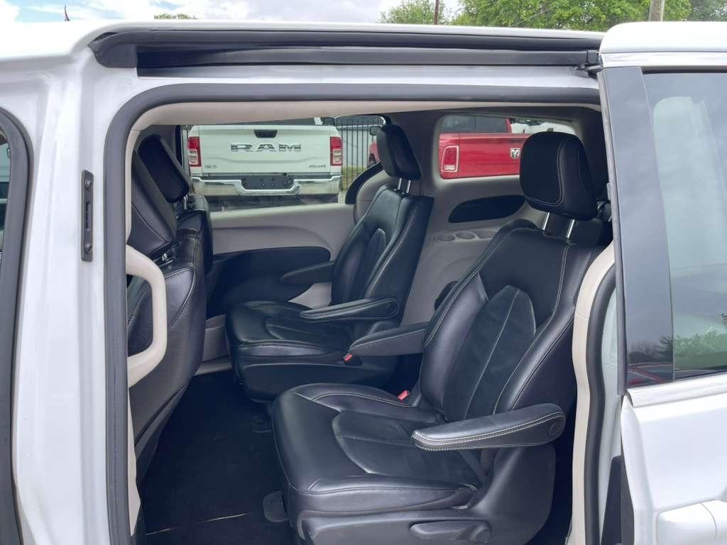 Chrysler Pacifica Hybrid Touring L 2022