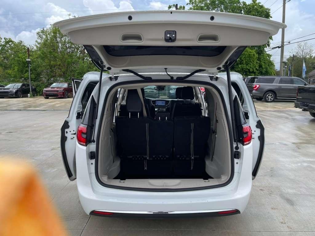Chrysler Pacifica Hybrid Touring L 2022