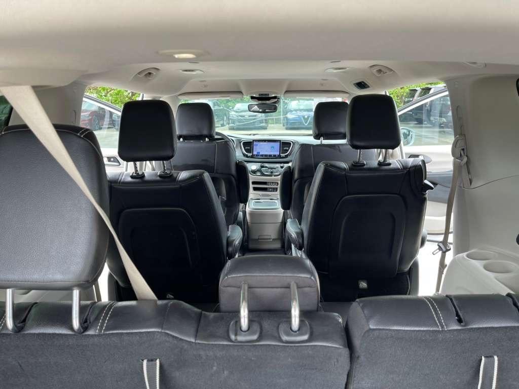 Chrysler Pacifica Hybrid Touring L 2022