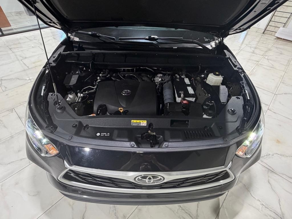 Toyota Highlander XLE FWD V6 2022