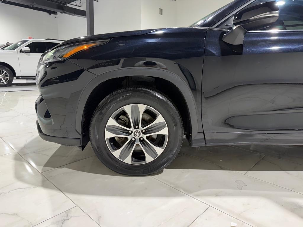 Toyota Highlander XLE FWD V6 2022