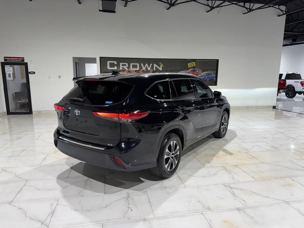 Toyota Highlander XLE FWD V6 2022