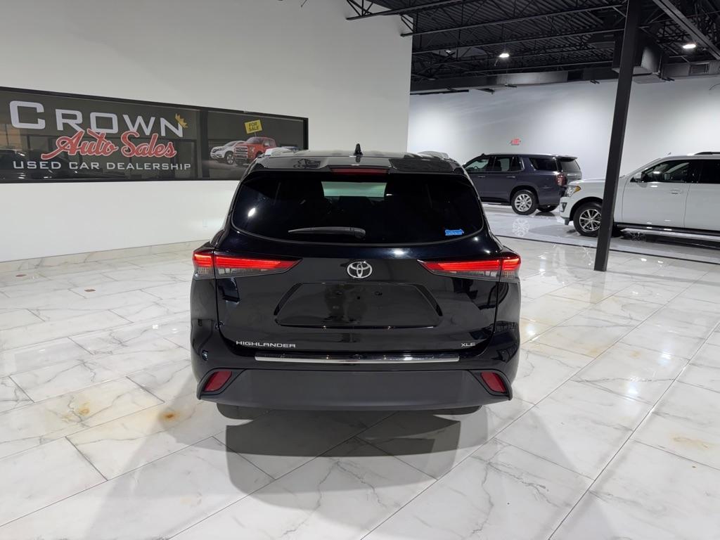 Toyota Highlander XLE FWD V6 2022