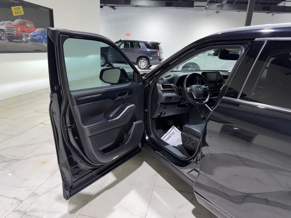 Toyota Highlander XLE FWD V6 2022