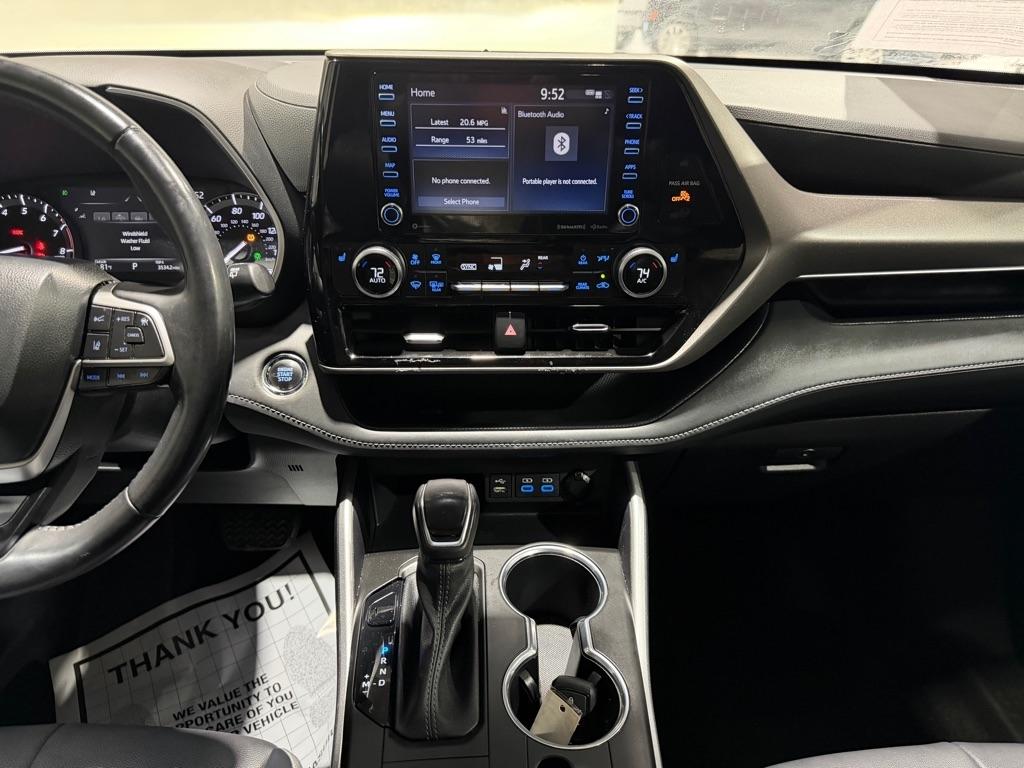 Toyota Highlander XLE FWD V6 2022