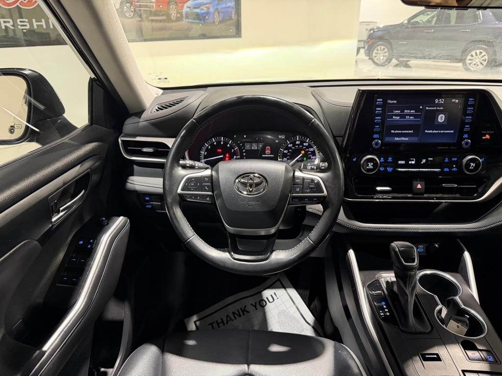Toyota Highlander XLE FWD V6 2022