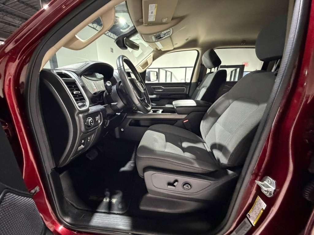 RAM 1500 Big Horn Crew Cab SWB 4WD 2020